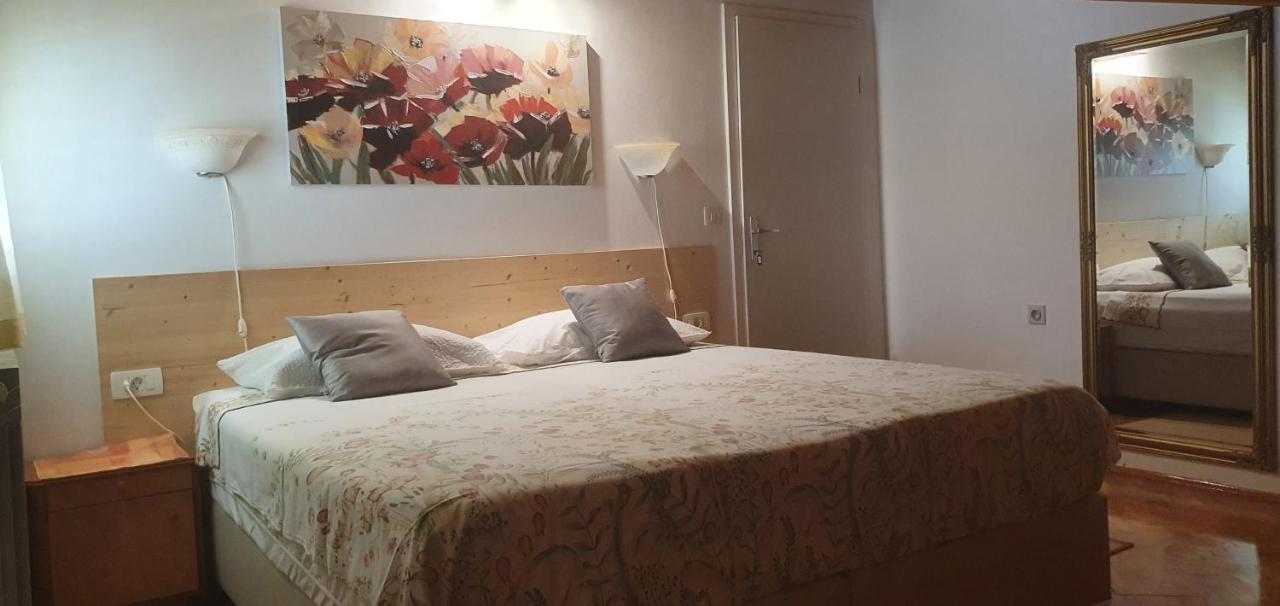 Aneli Rooms & Apartament Rovinj Exterior photo